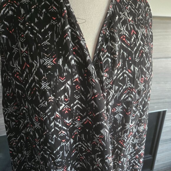 Torrid Sleeveless Surplice Blouse – Size 2XL – Great Condition - Picture 2 of 3